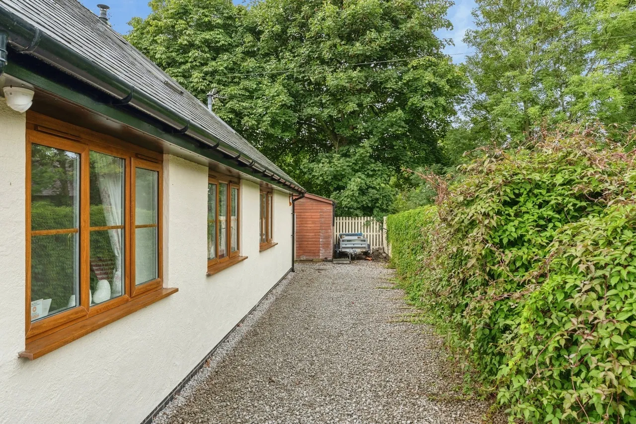 Church Terrace, Rhes-y-Cae, CH8, photo 37