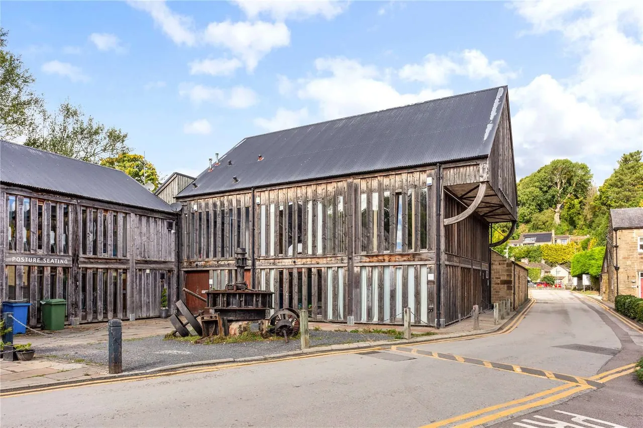 2 bed flat for sale — Coombs Road, Bakewell, Derbyshire, DE45 1AQ