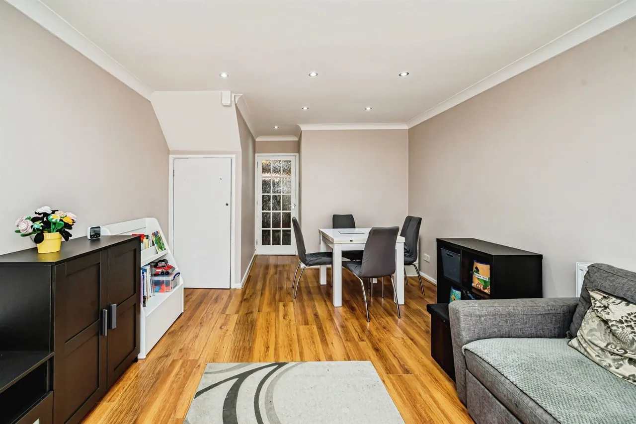 Bruce Close, Slough, SL1, photo 7