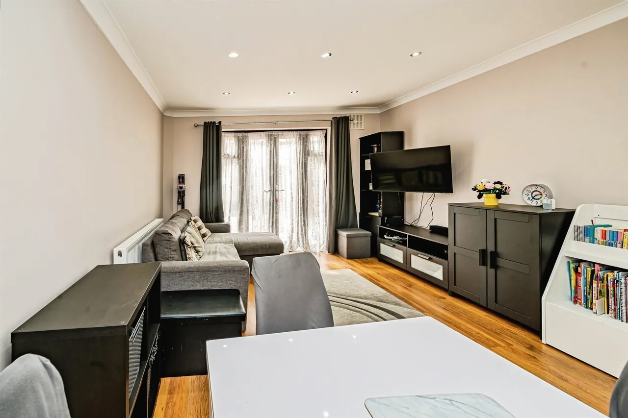 Bruce Close, Slough, SL1, photo 4