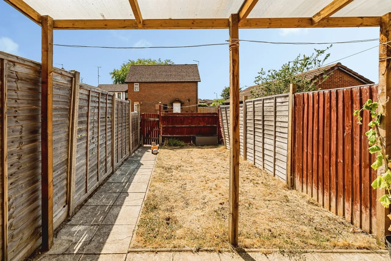 Bruce Close, Slough, SL1, photo 12