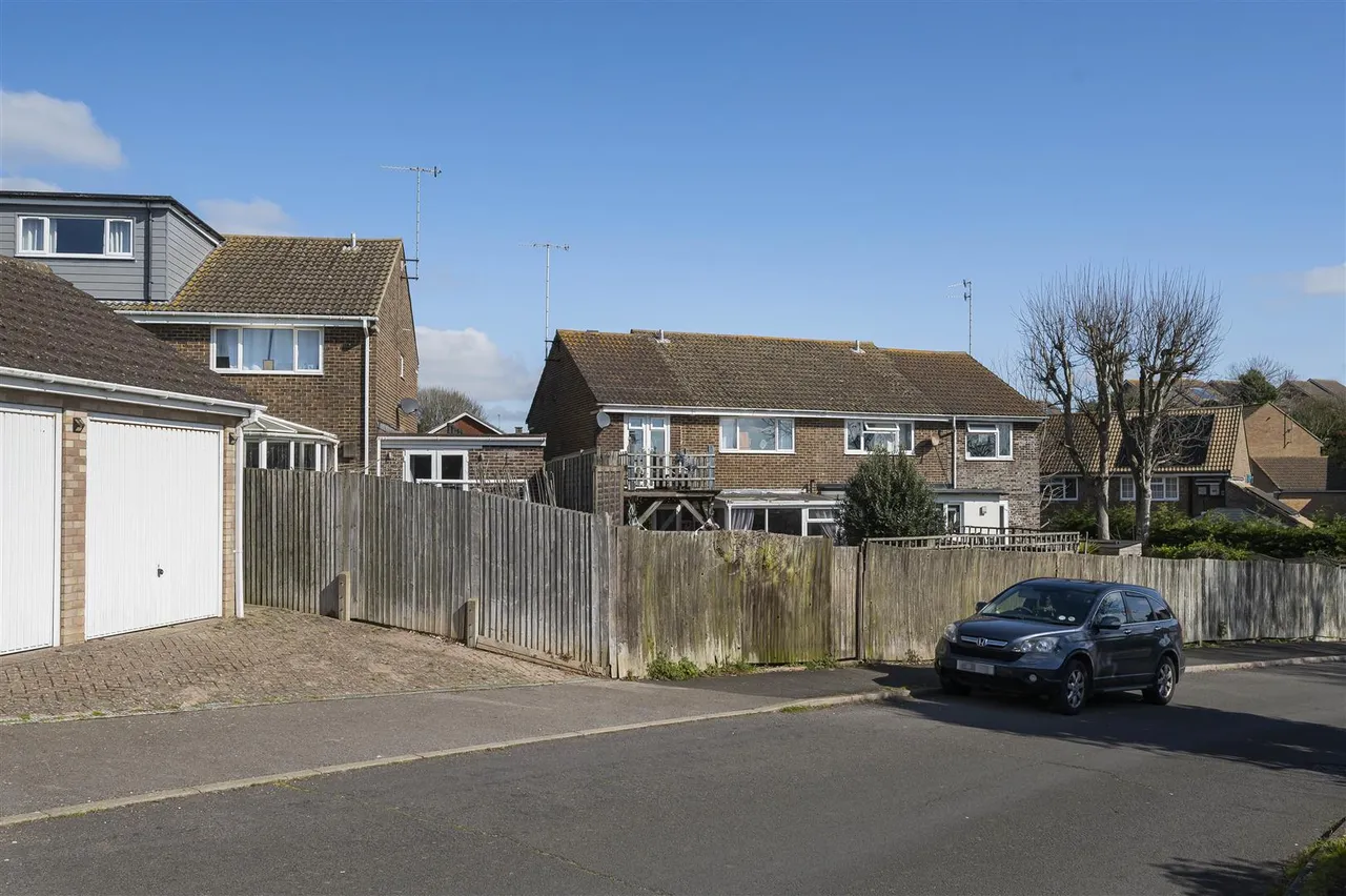 Monarch Gardens, Seaford, photo 28