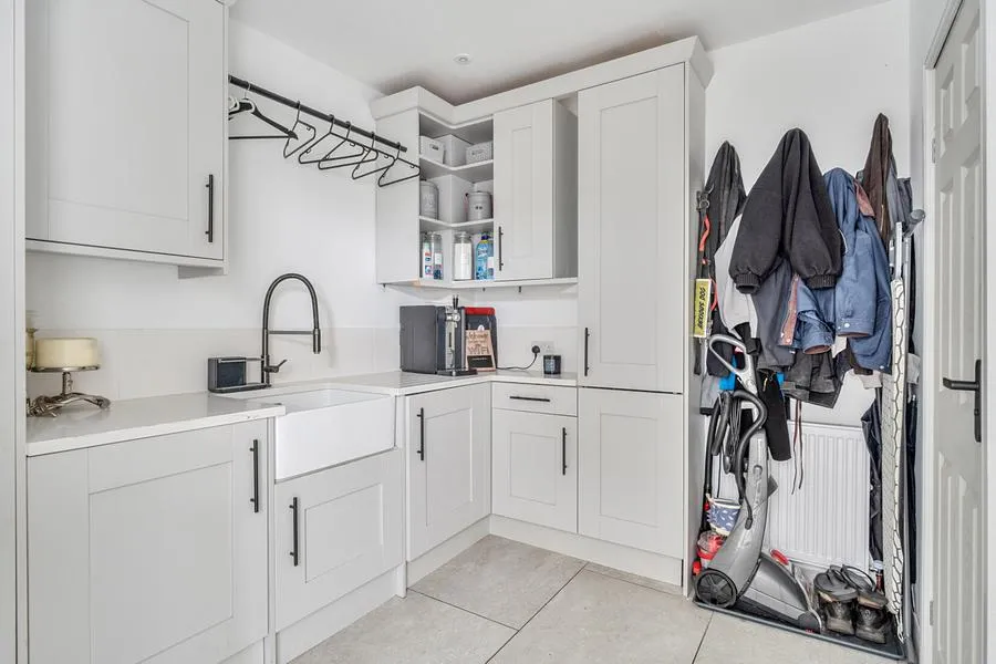 Aldershot Road, Pirbright, GU24, photo 20