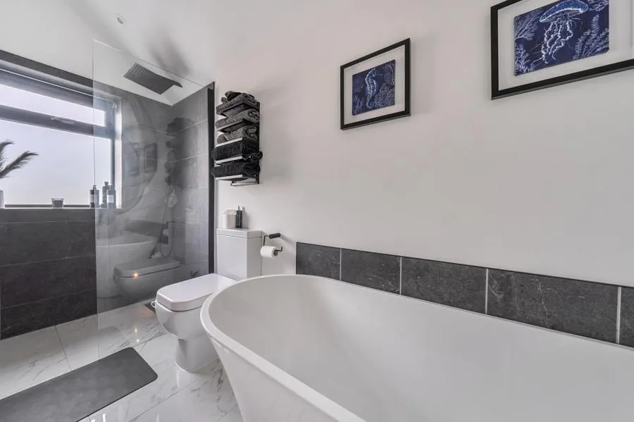 Aldershot Road, Pirbright, GU24, photo 8