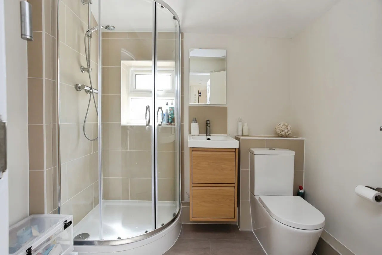 Hadlow Road, Tonbridge, TN9, photo 12