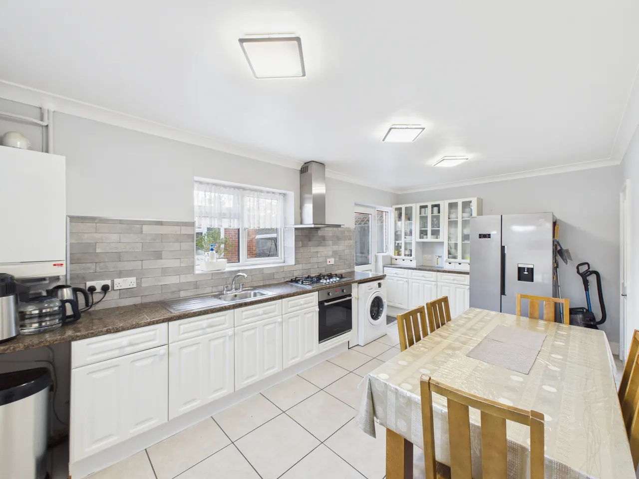 Caledonia Road, Stanwell, TW19, photo 6