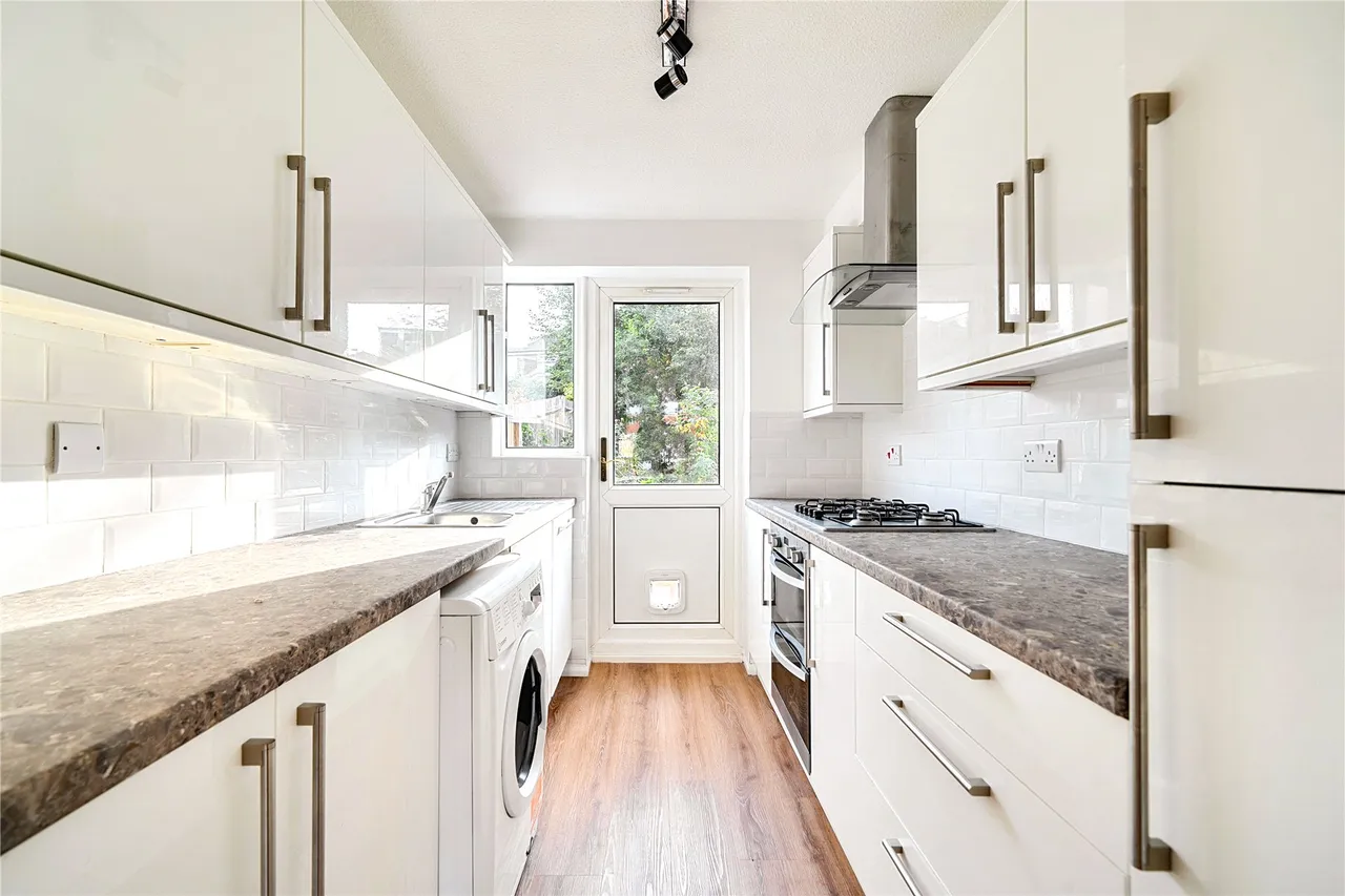 Ranyard Close, Chessington, KT9, photo 3