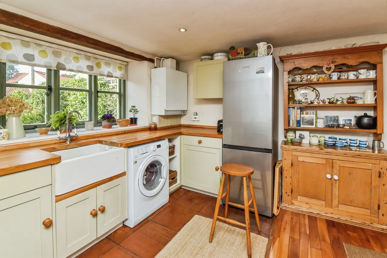 Court Farm, The Cross, BA11, photo 3