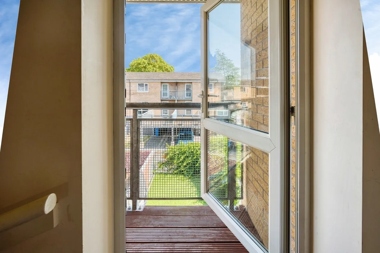 Taunton Avenue East, Stockport, Greater Manchester, SK5, photo 9
