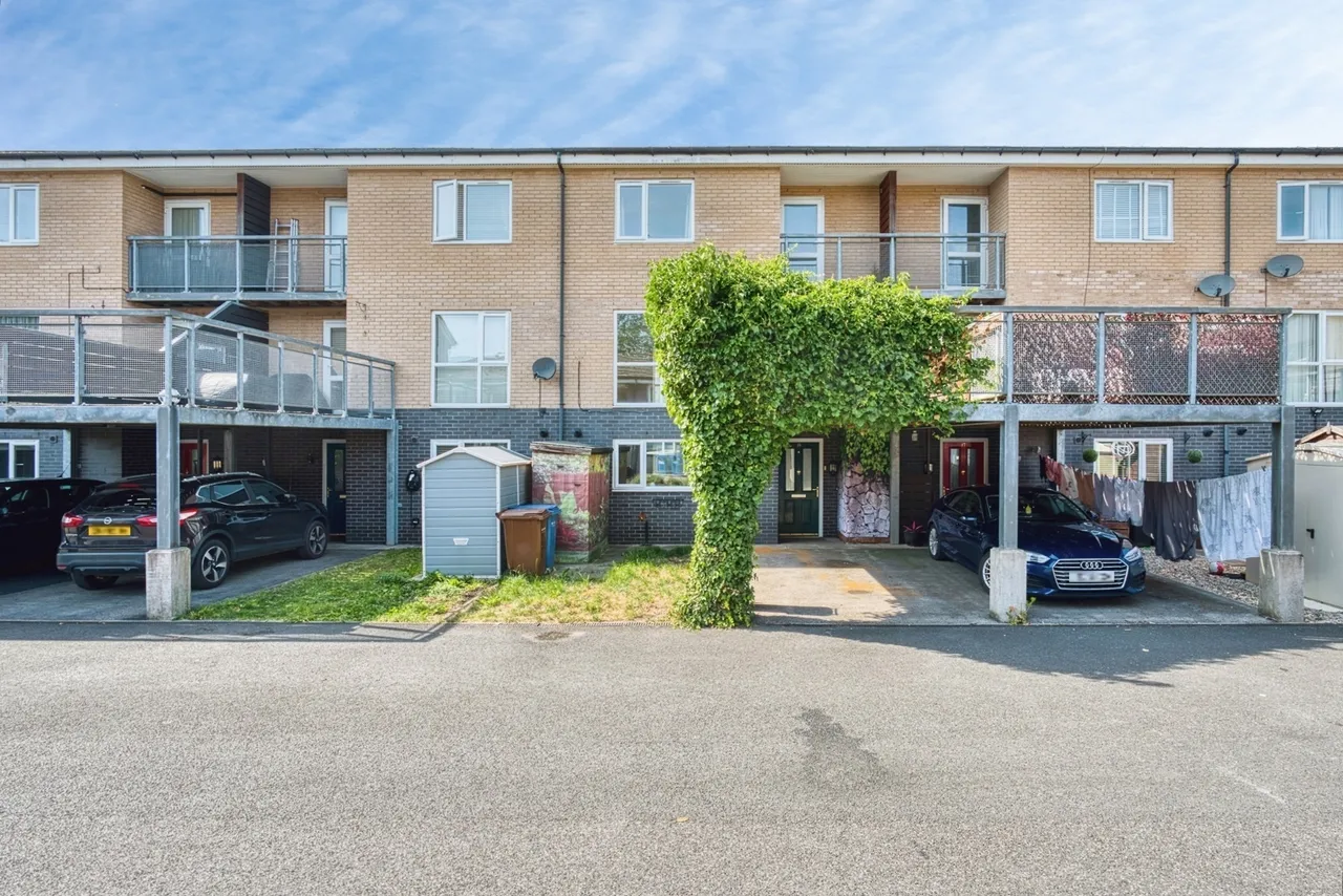 Taunton Avenue East, Stockport, Greater Manchester, SK5, photo 21