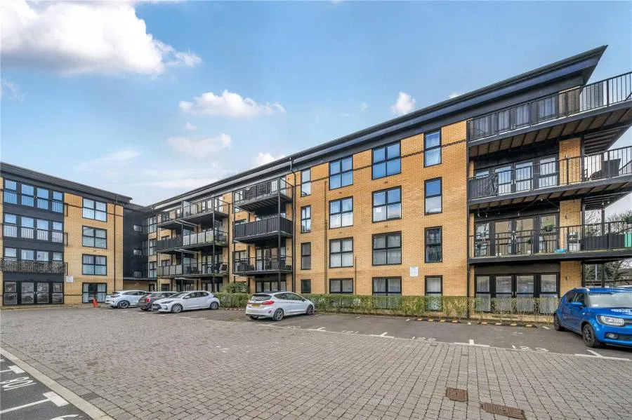 2 bed house for sale, Giles Crescent, Stevenage, SG1