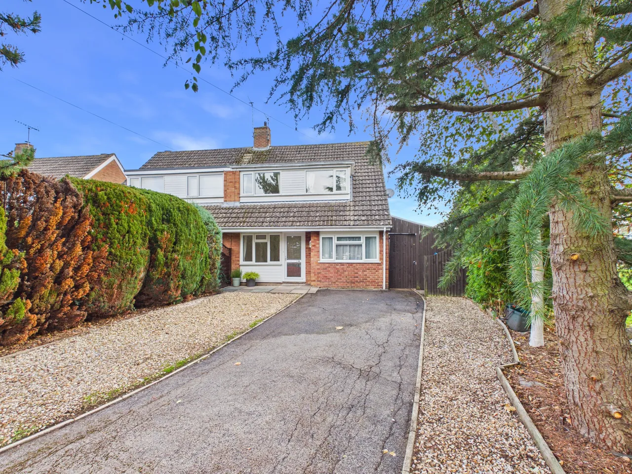 4 bed property for sale, Fleckers Drive, Cheltenham, GL51