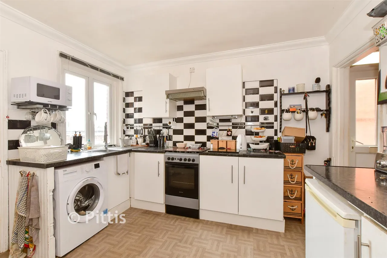 West Hill Road, Ryde, PO33, photo 2