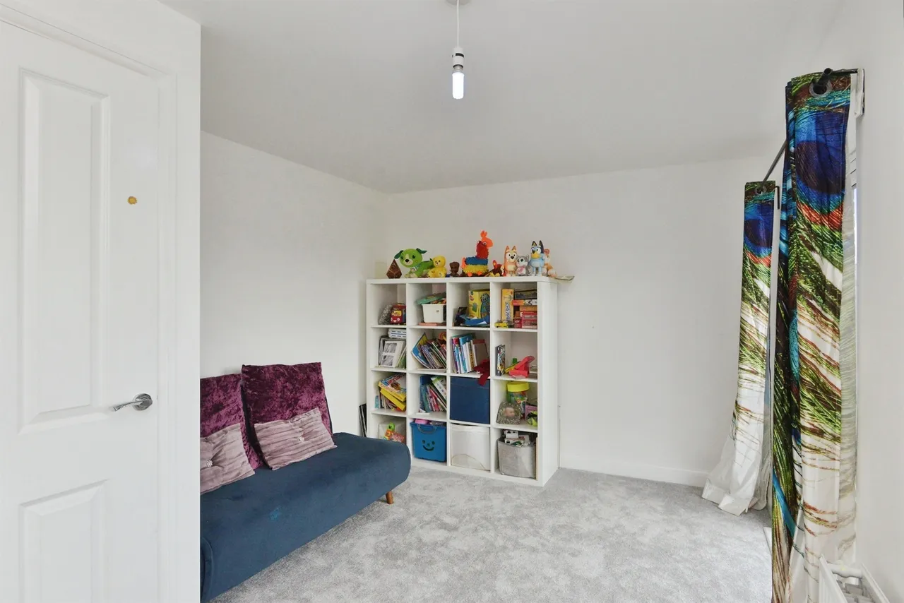Burney Drive, Eagle Farm South, MK17, photo 13