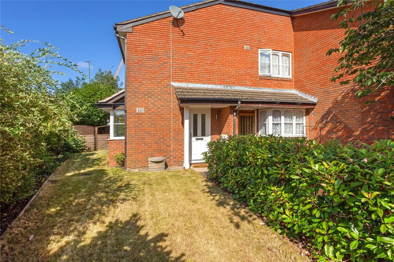 Nicholson Mews, Nicholson Walk, Egham, Surrey, TW20, photo 8