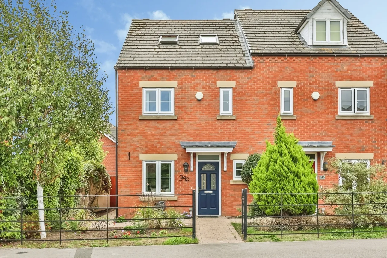 3 bed house for sale, Nottingham Road, Gotham, NG11