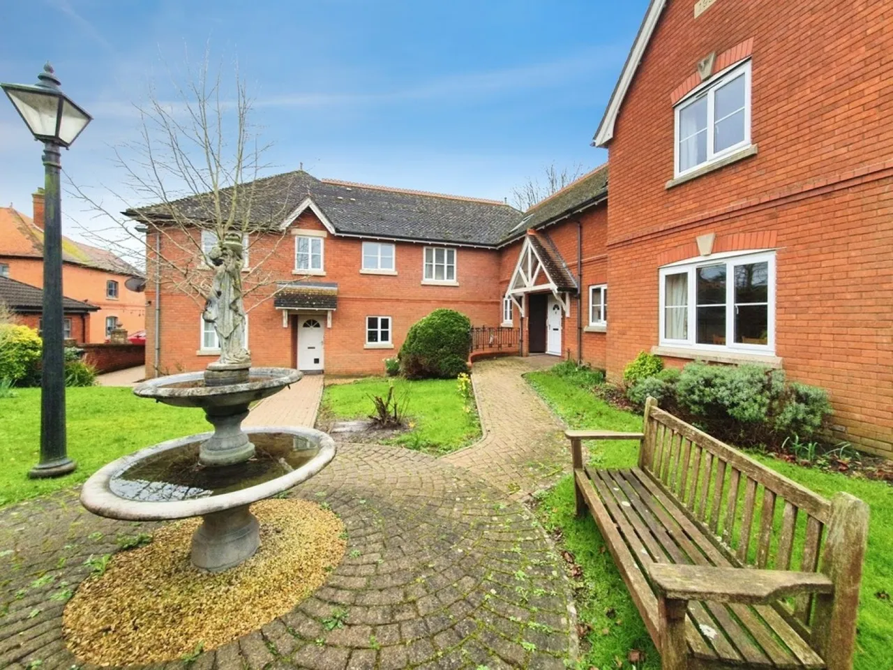 Coverdale Court, Yeovil, photo 2