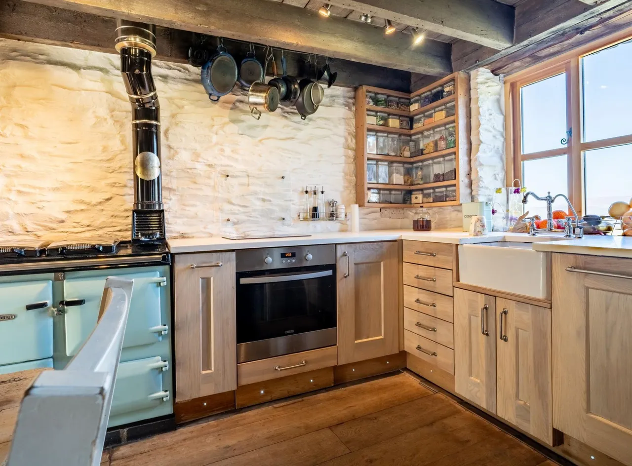Talybont, SY24, photo 12