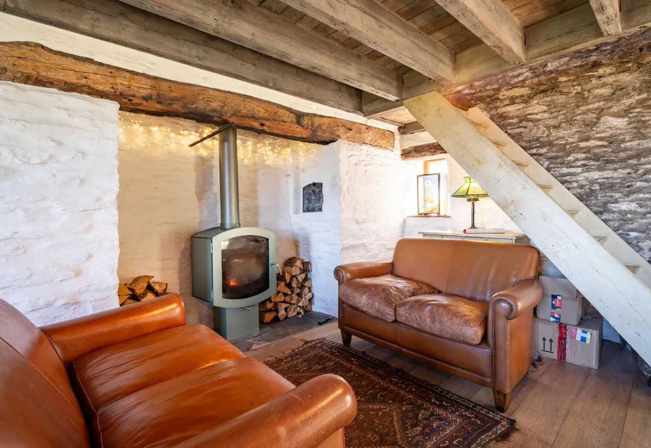 Talybont, SY24, photo 10