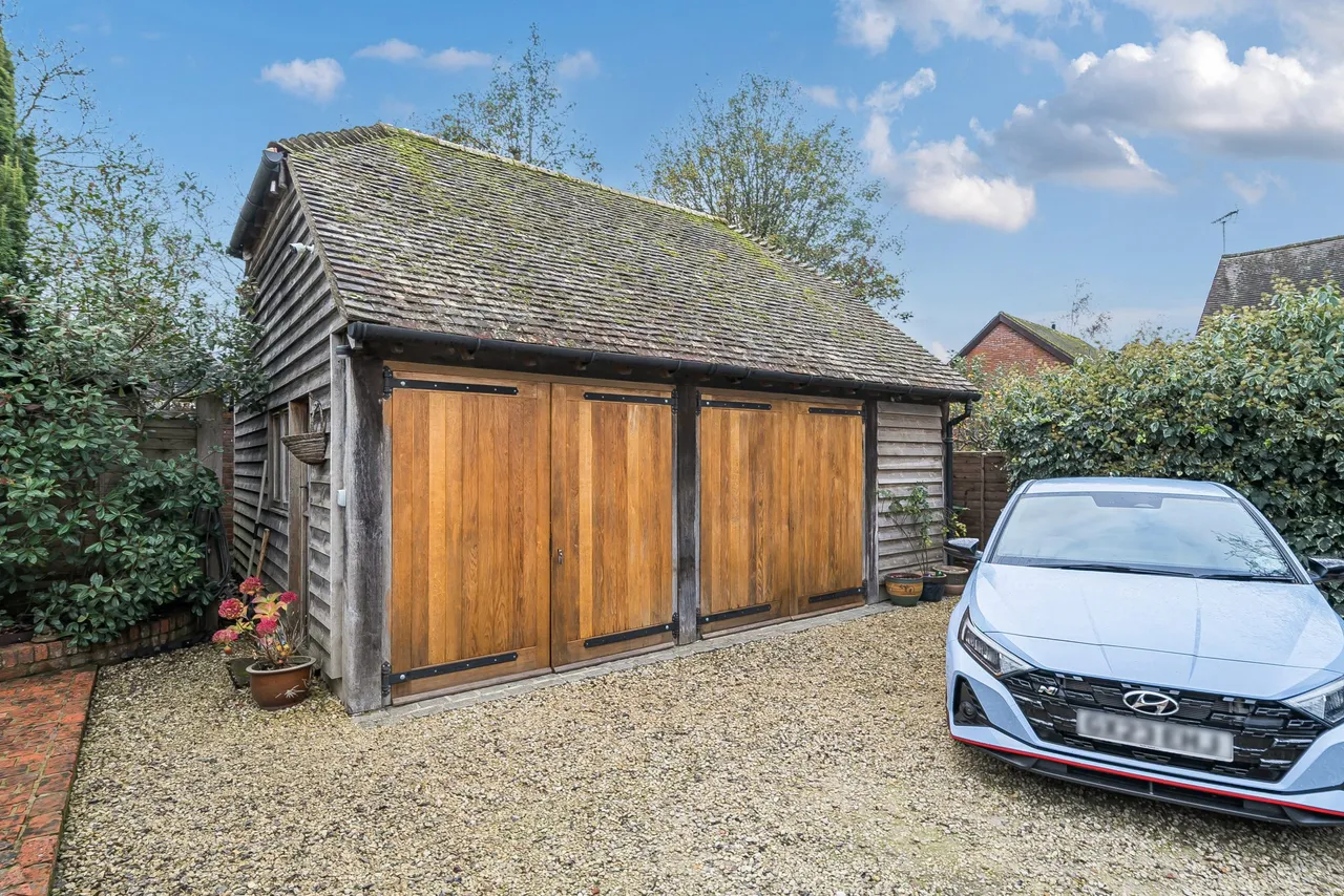 High Street, Odiham, Hook, RG29 1LG, photo 15