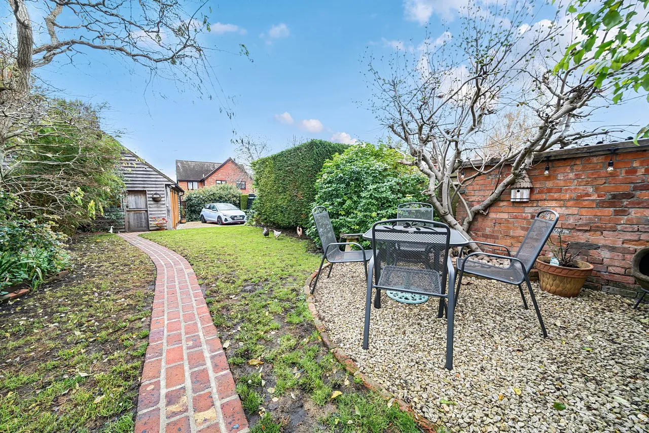 High Street, Odiham, Hook, RG29 1LG, photo 14