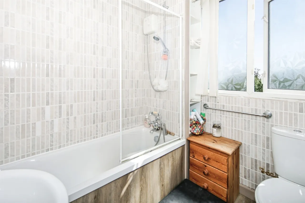St. Leonards View, Dordon, B78, photo 8