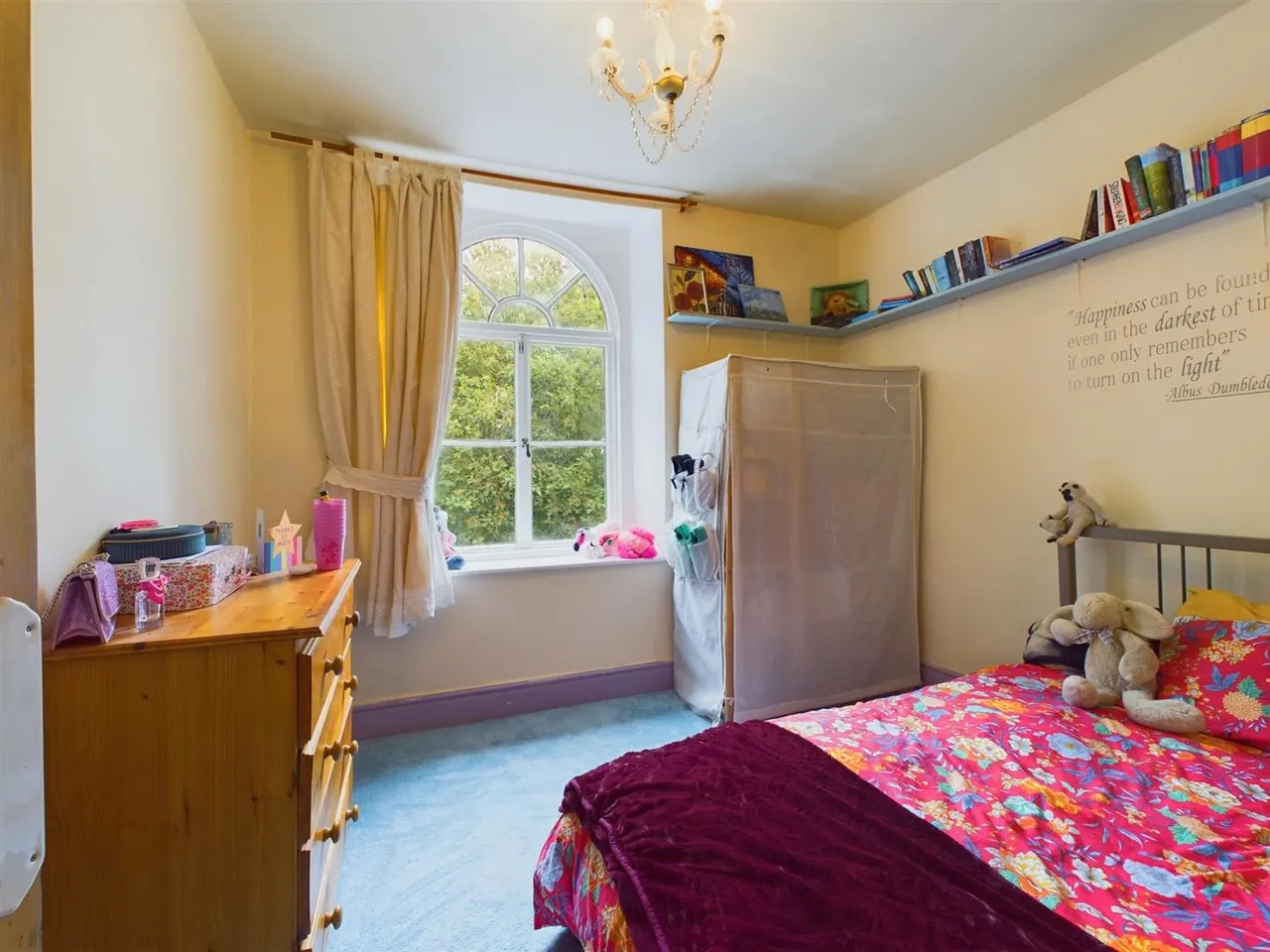 Hall Bank, Buxton, photo 7