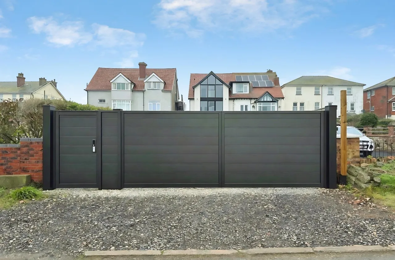 North Parade, Extension, PE25, photo 10
