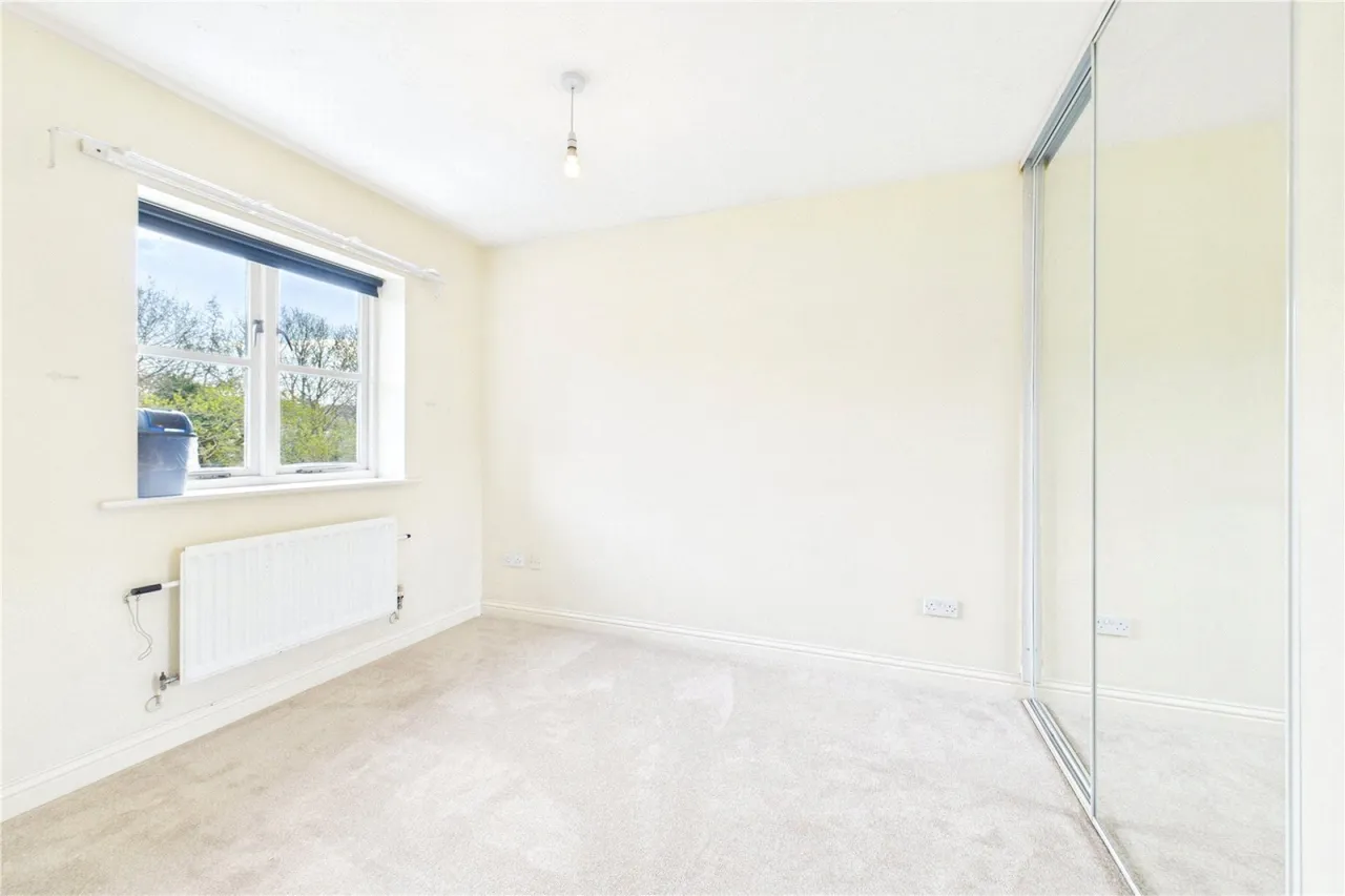 Coltsfoot Close, Burghfield Common, RG7, photo 11