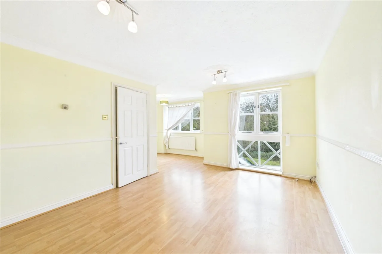 Coltsfoot Close, Burghfield Common, RG7, photo 2