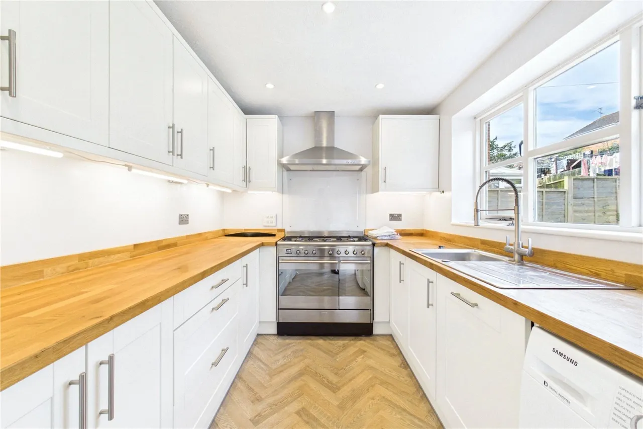Coltsfoot Close, Burghfield Common, RG7, photo 6