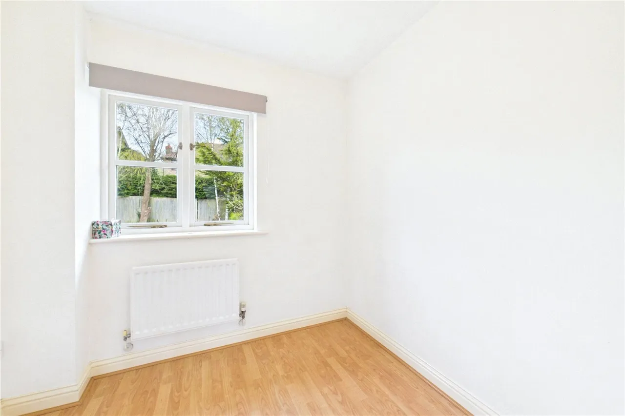 Coltsfoot Close, Burghfield Common, RG7, photo 13