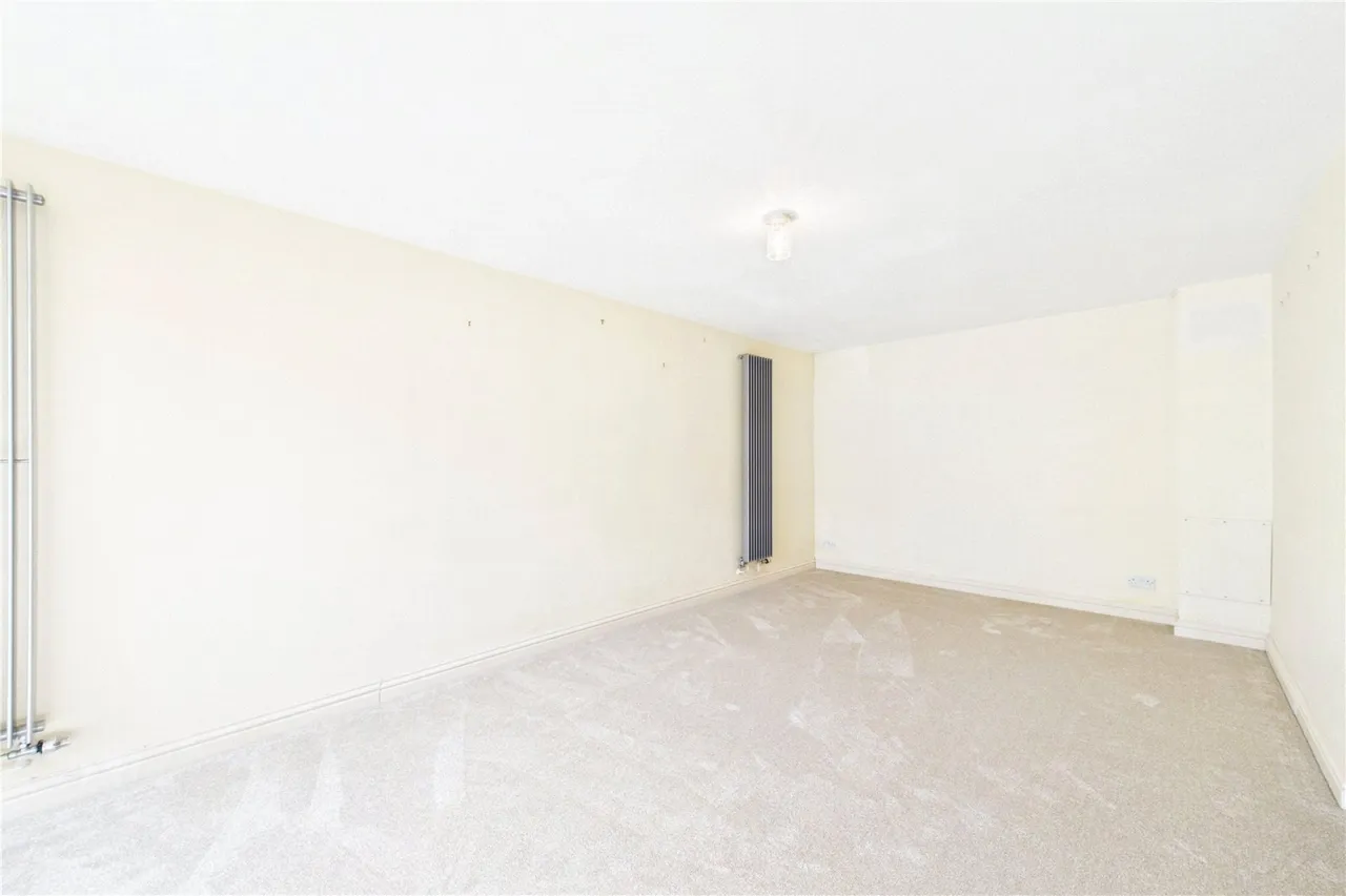 Coltsfoot Close, Burghfield Common, RG7, photo 9