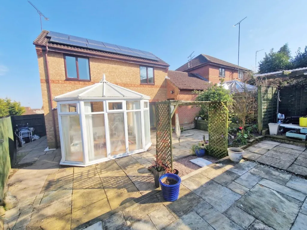 Clover Close, Rugby, photo 14