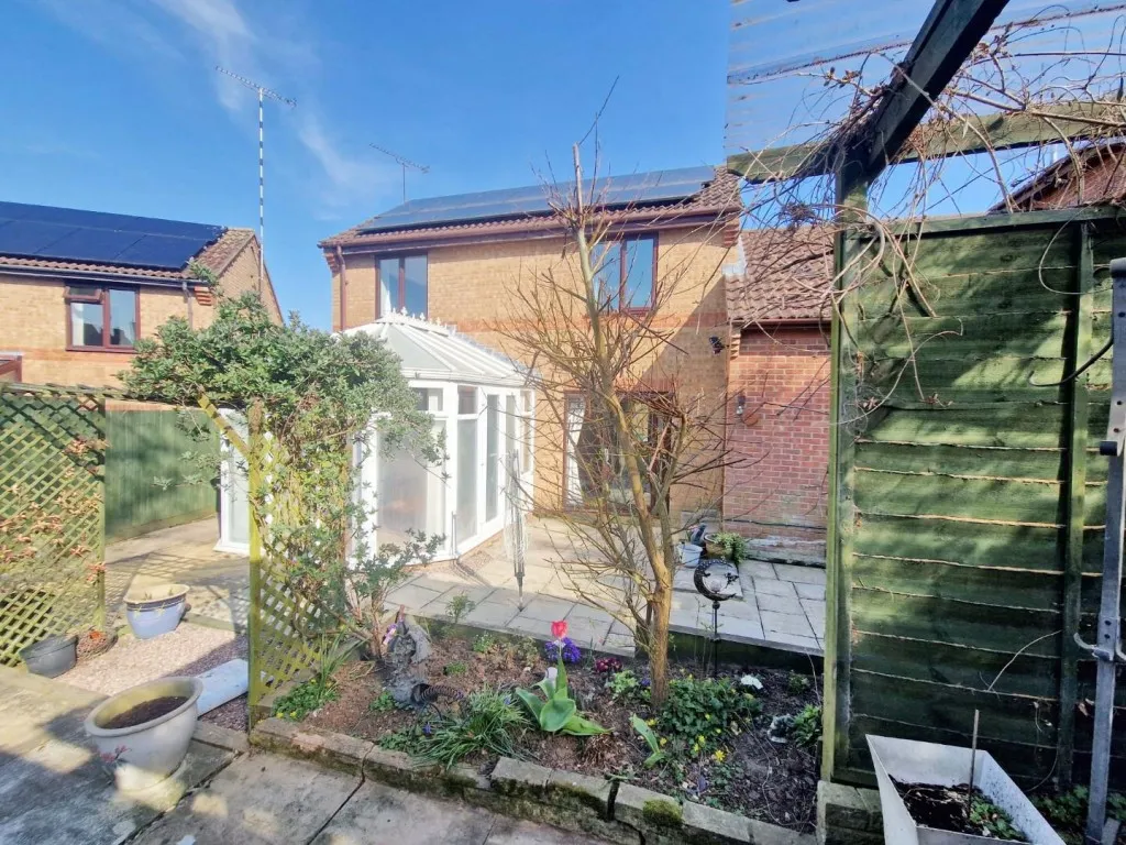 Clover Close, Rugby, photo 15