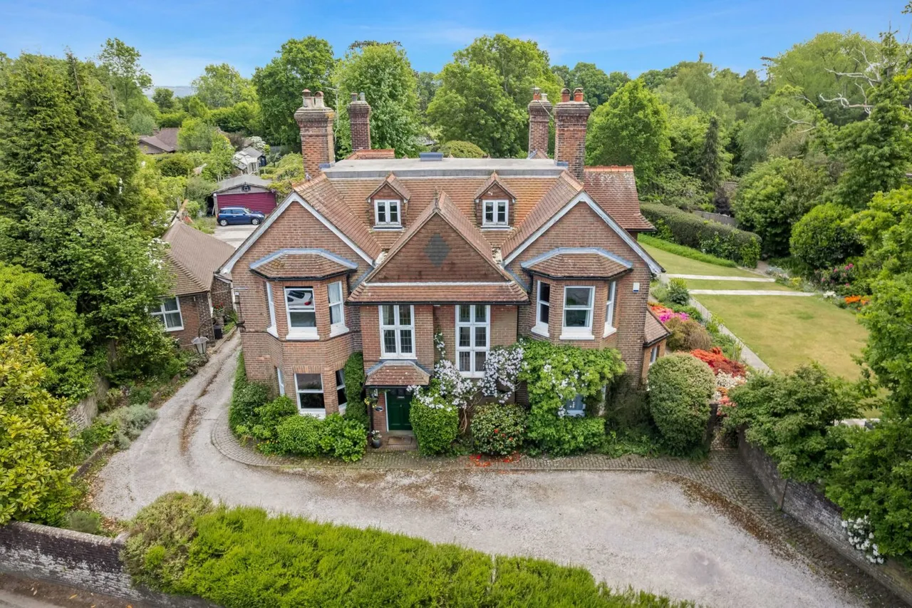 Crossways House Hammerwood Road, Ashurst Wood, East Grinstead, East Grinstead, RH19 3RX, photo 3