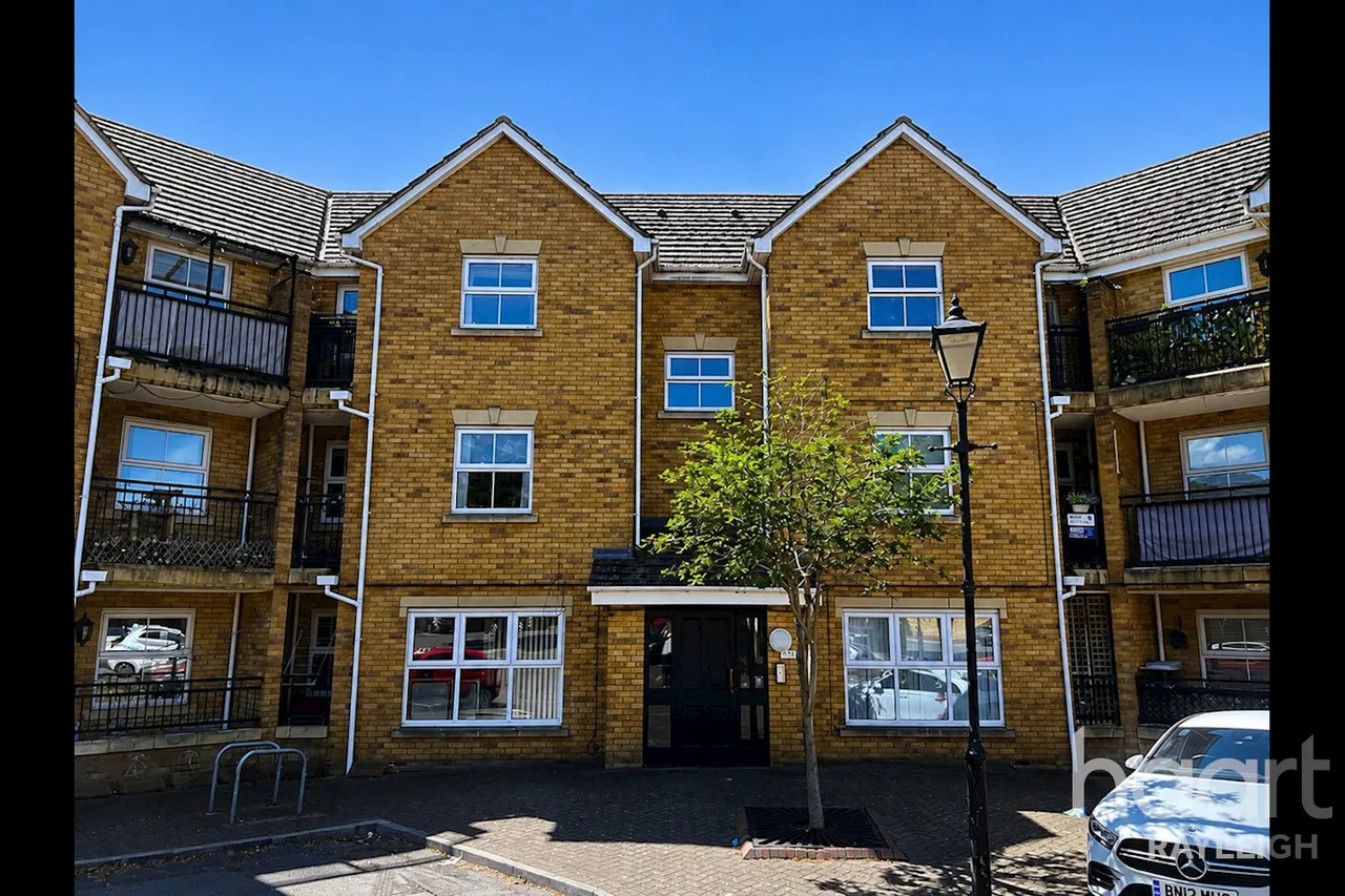 2 bed flat to rent, Basildon, SS15