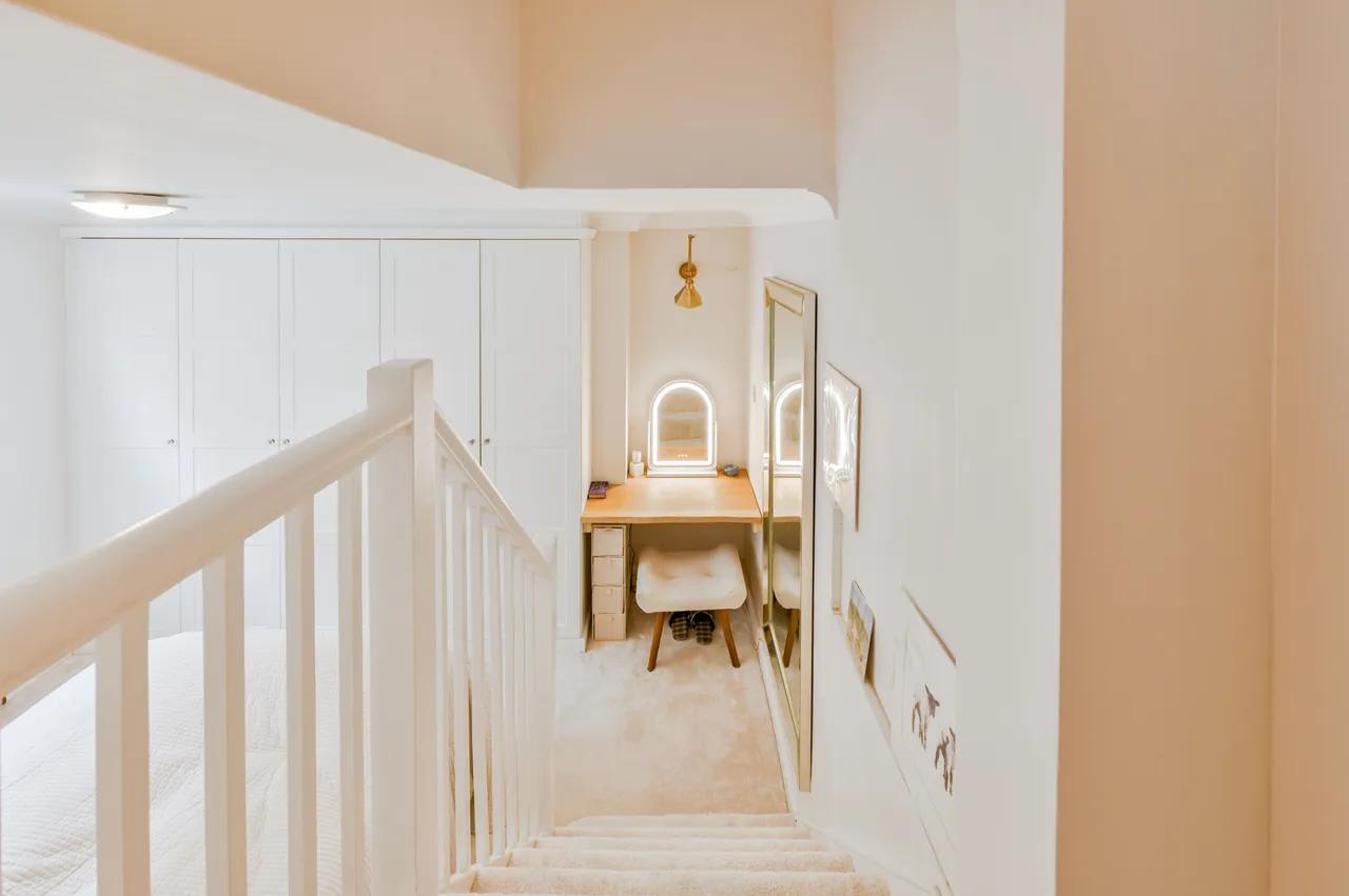 Flat First Floor, 28 Aynhoe Road, London, photo 12