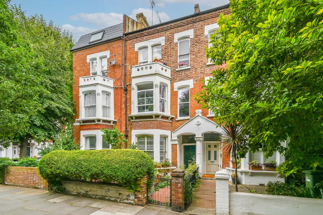 1 bed flat for sale — Flat First Floor, 28 Aynhoe Road, London