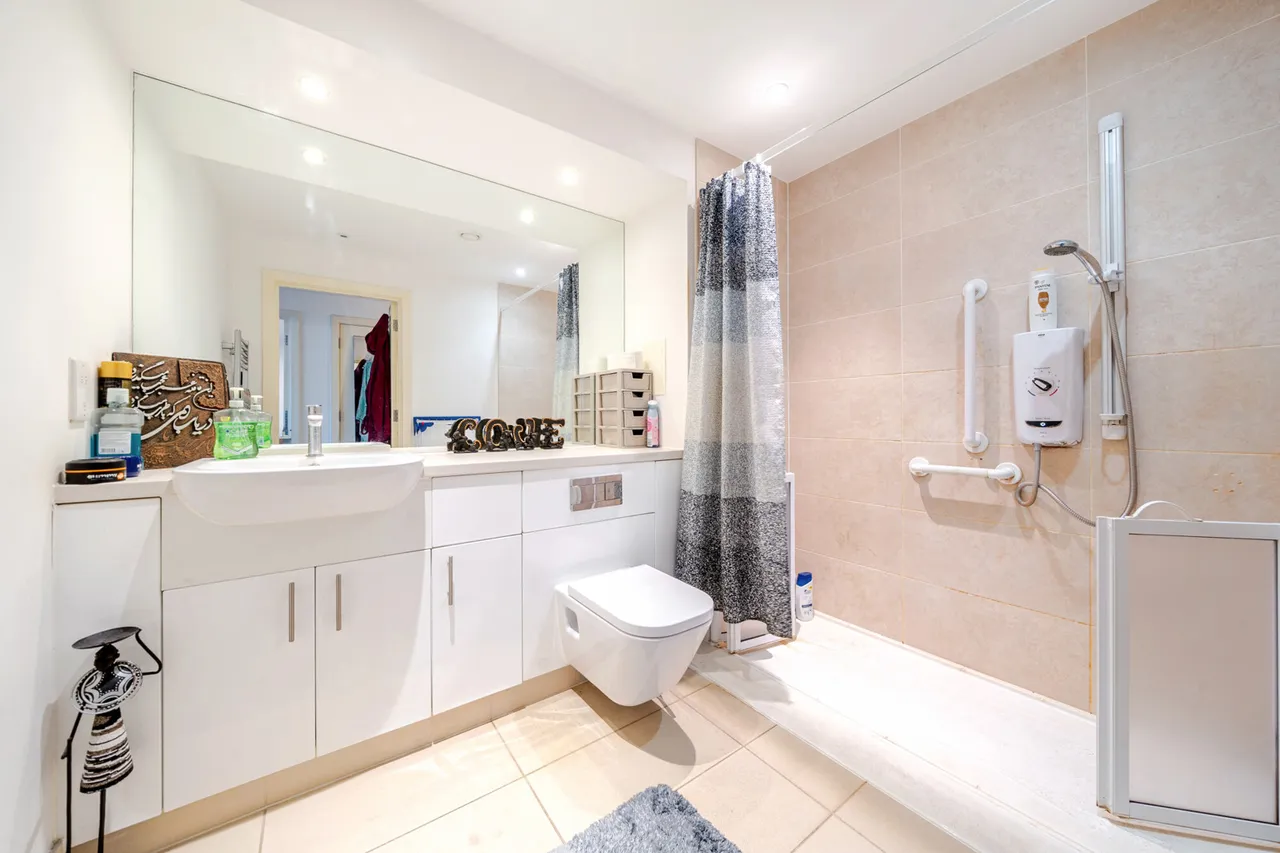 Pembroke Road, Ruislip, HA4, photo 8