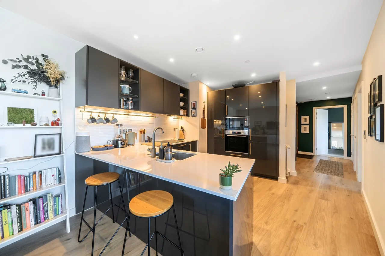 Mary Neuner Road, London, N8, photo 6
