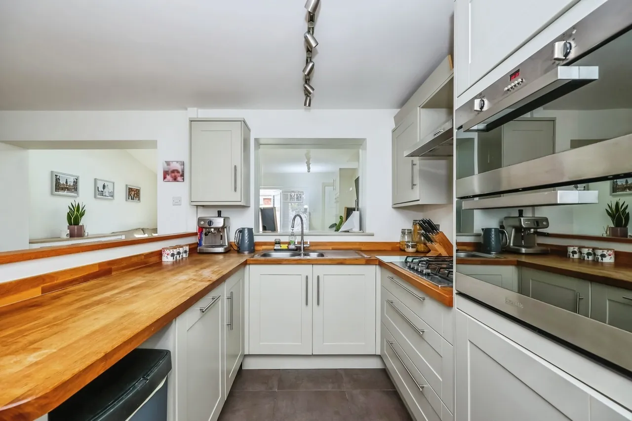 Pinehurst Avenue, Hucknall, NG15, photo 5