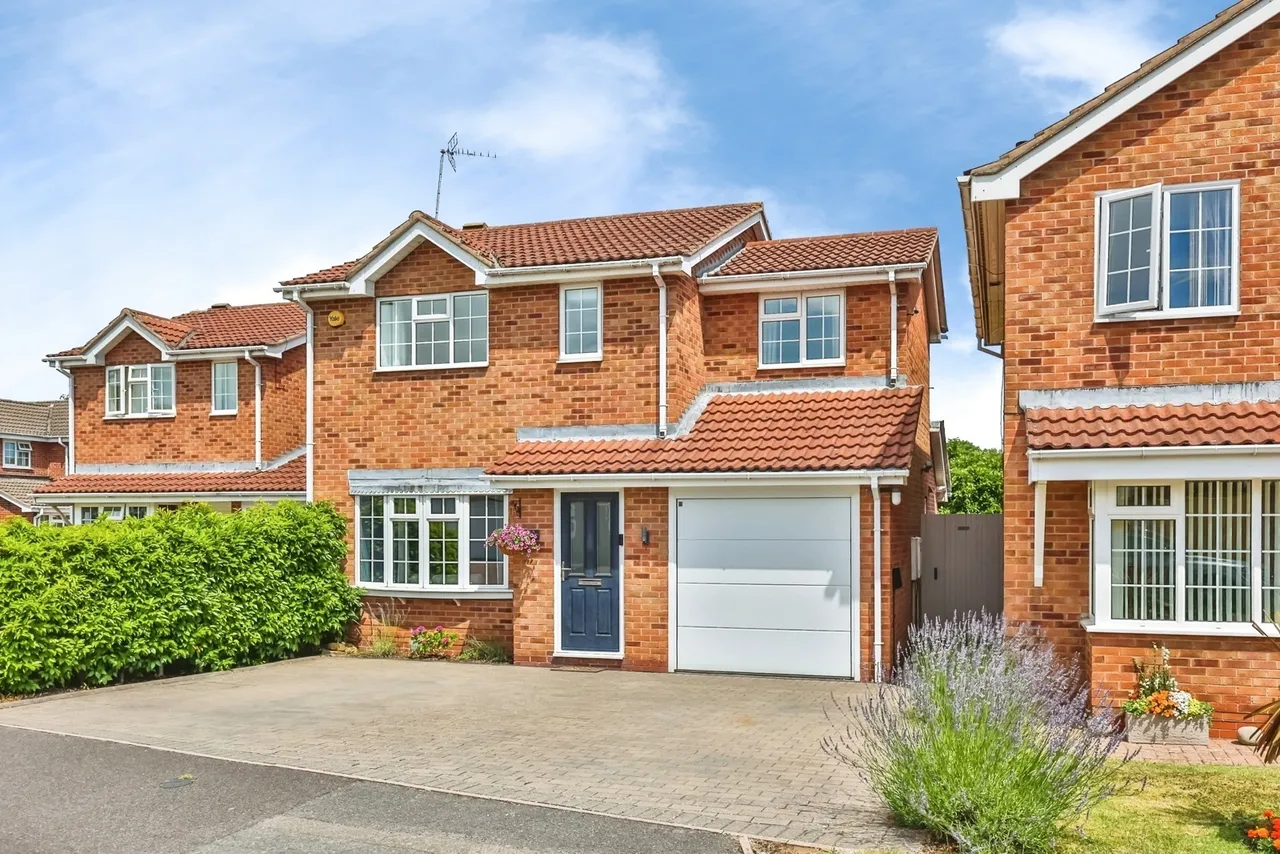 4 bed house for sale, Pinehurst Avenue, Hucknall, NG15