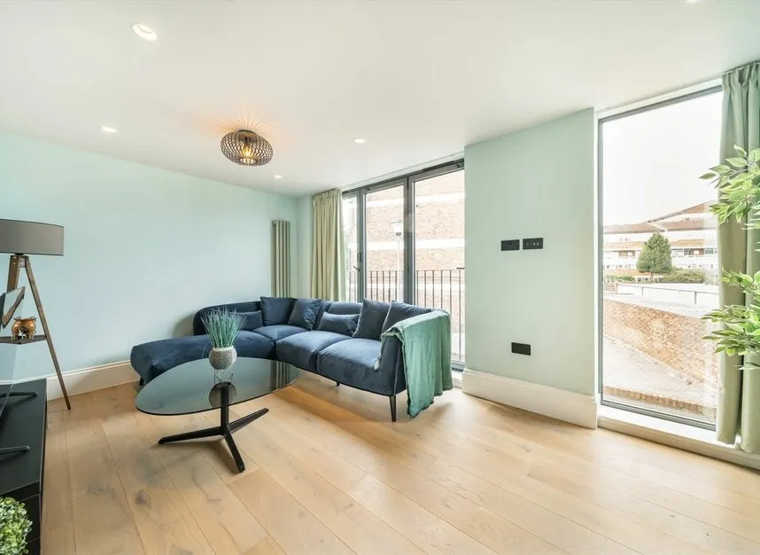 2 bed house to rent, Broadway Market Mews, Broadway Market, E8
