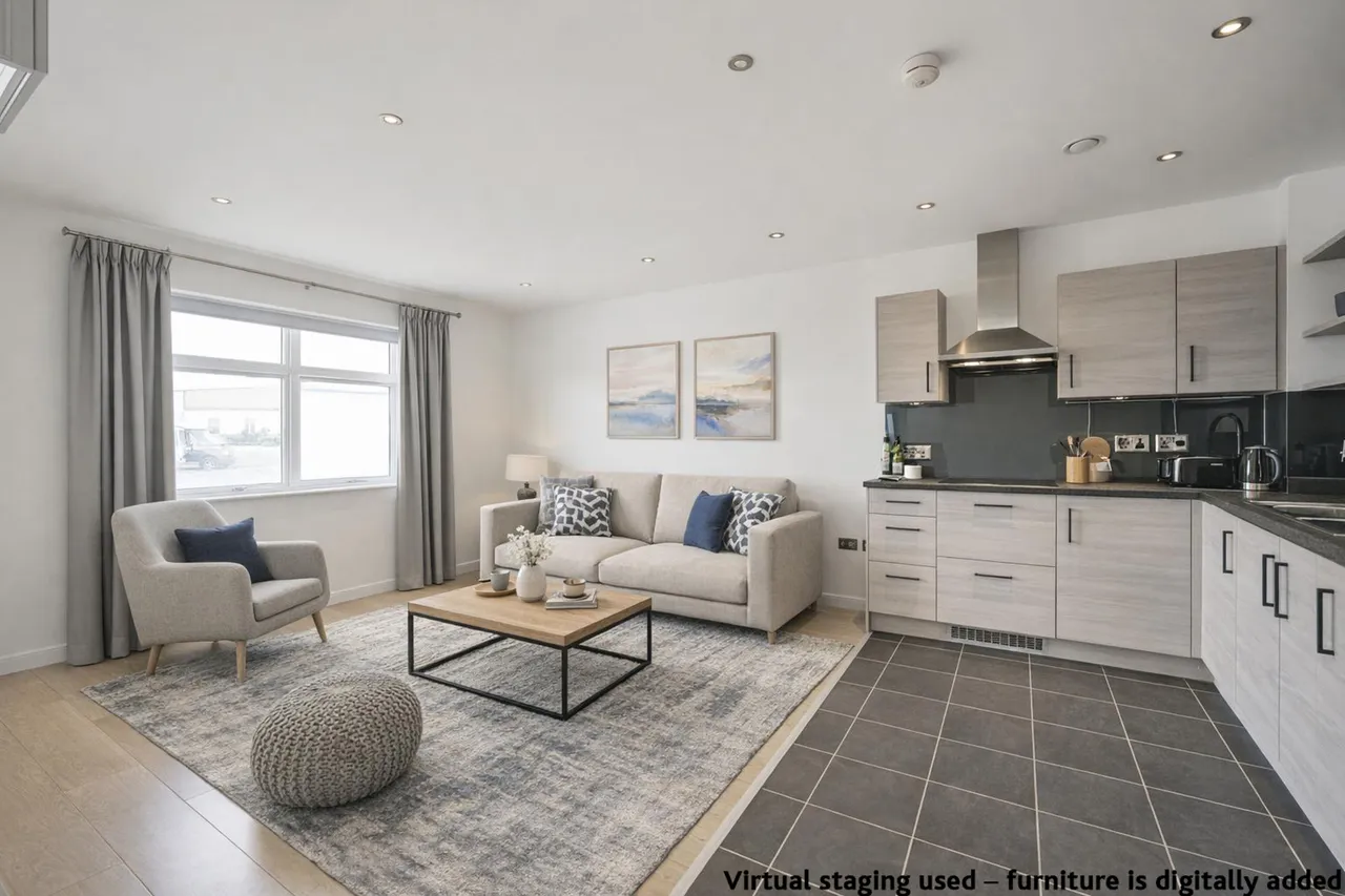 2 bed flat to rent, London, E17