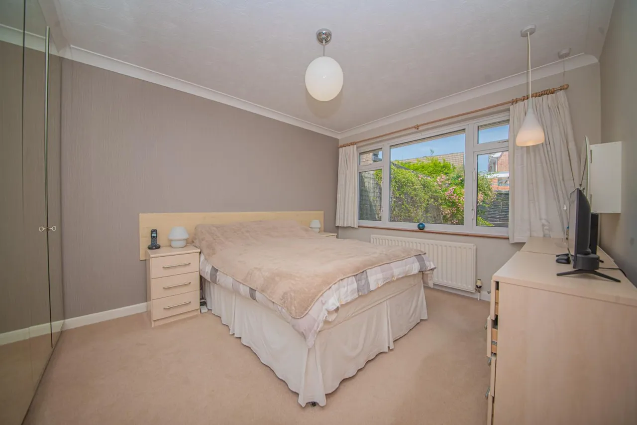 Winsford Avenue, Bishopstoke, Eastleigh, SO50 8JJ, photo 9