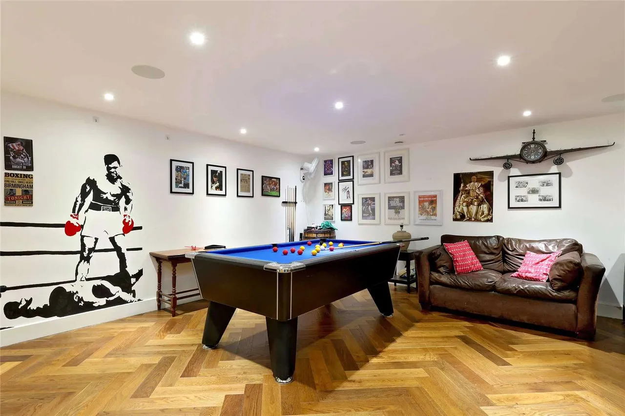 Thorney Lane South, Iver, Buckinghamshire, SL0 9AD, photo 6