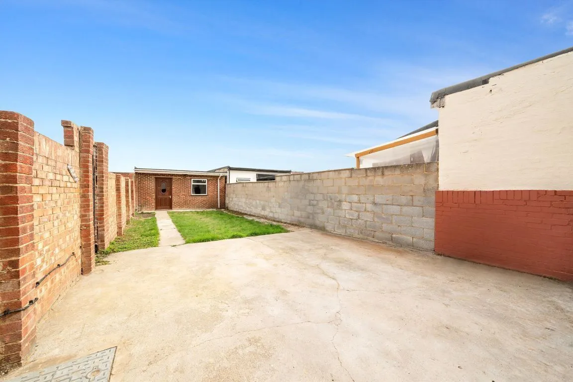 Kingsley Avenue, UB1, photo 7