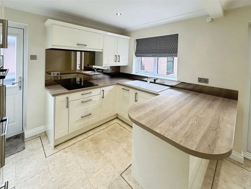 Paddock Close, Doncaster, South Yorkshire, DN5, photo 3