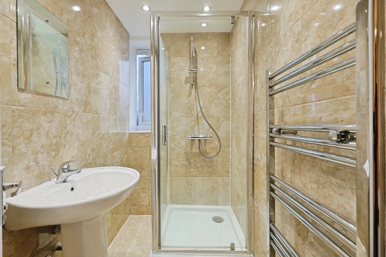 Batten Street, London, SW11, photo 14